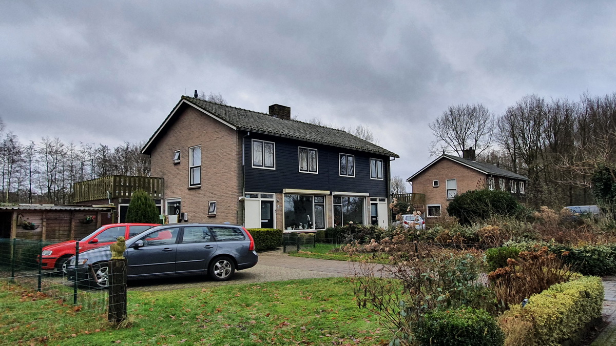 Renovatie en uitbreiding jaren-70 twee-onder-één-kap Maartensdijk